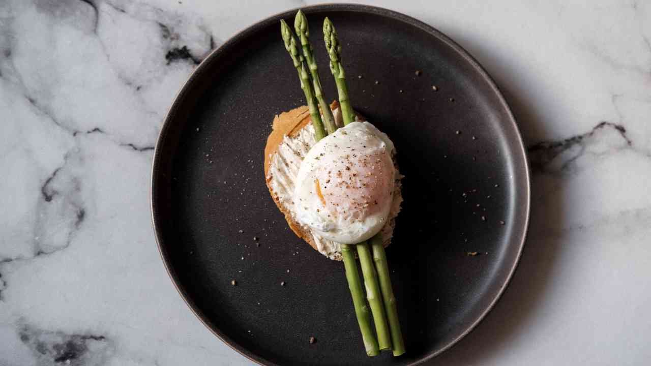 Asparagus and eggs