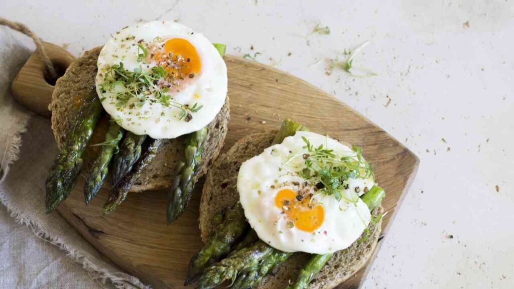 Asparagus and eggs